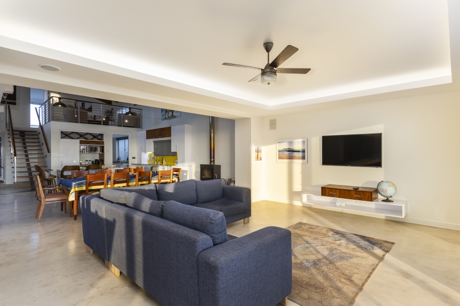 To Let 4 Bedroom Property for Rent in Harbour Island Western Cape